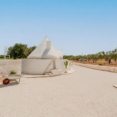 Trullo & Lamia Meraki
