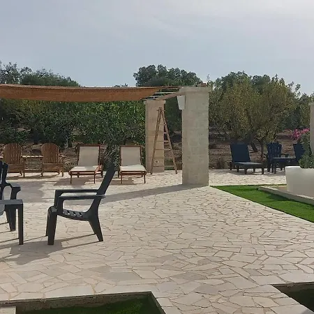 Trullo & Lamia Meraki