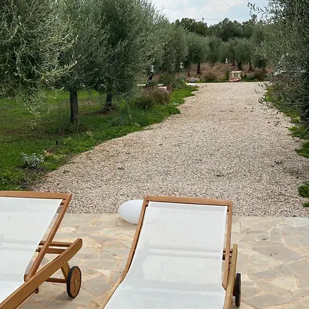 Trullo & Lamia Meraki