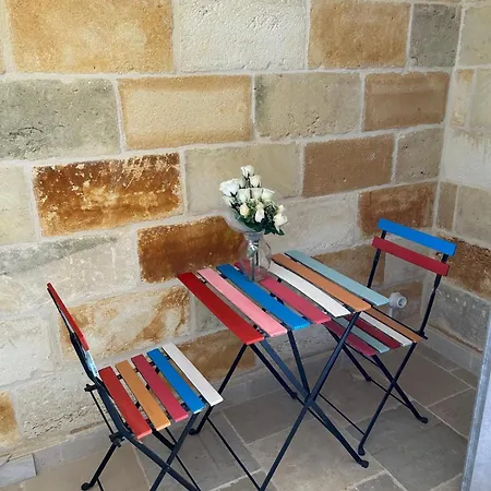 Trullo & Lamia Meraki * אוסטוני