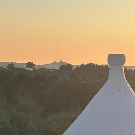 Trullo & Lamia Meraki *